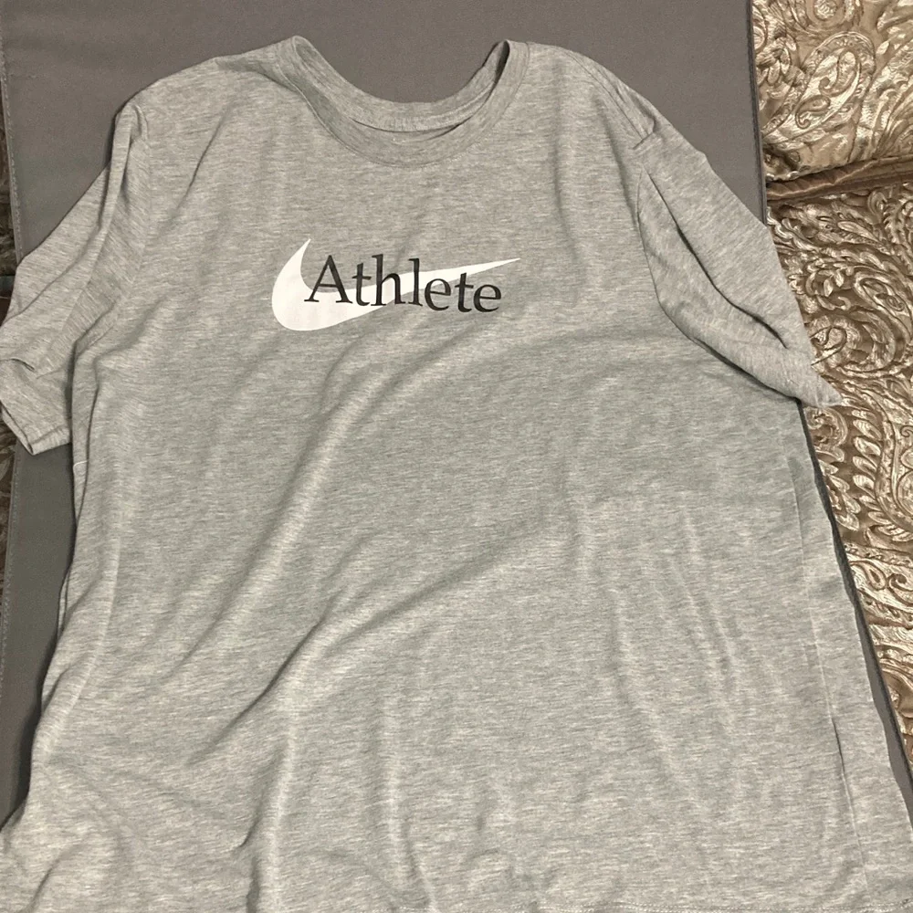 Nike heather gray